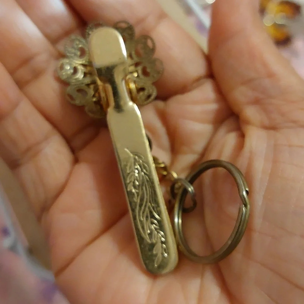 Vintage King's Key Finder Key Ring Clip Ornate Gold Tone Faux Turquoise Accent